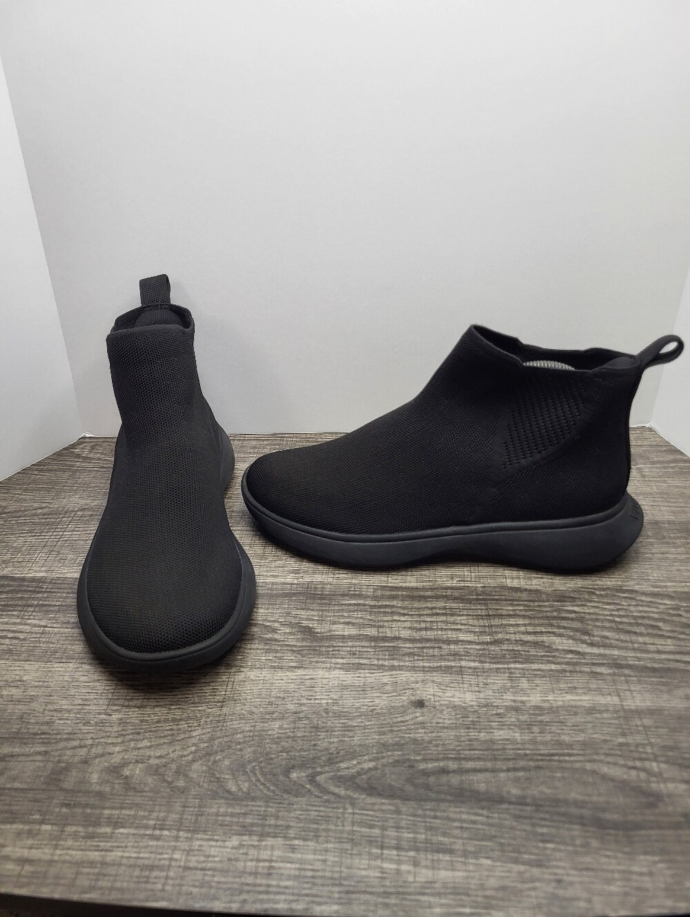 Vivaia Round Toe Slip On Sneaker Boot Urban Boots Chelsea Women's 8 US 39 EU